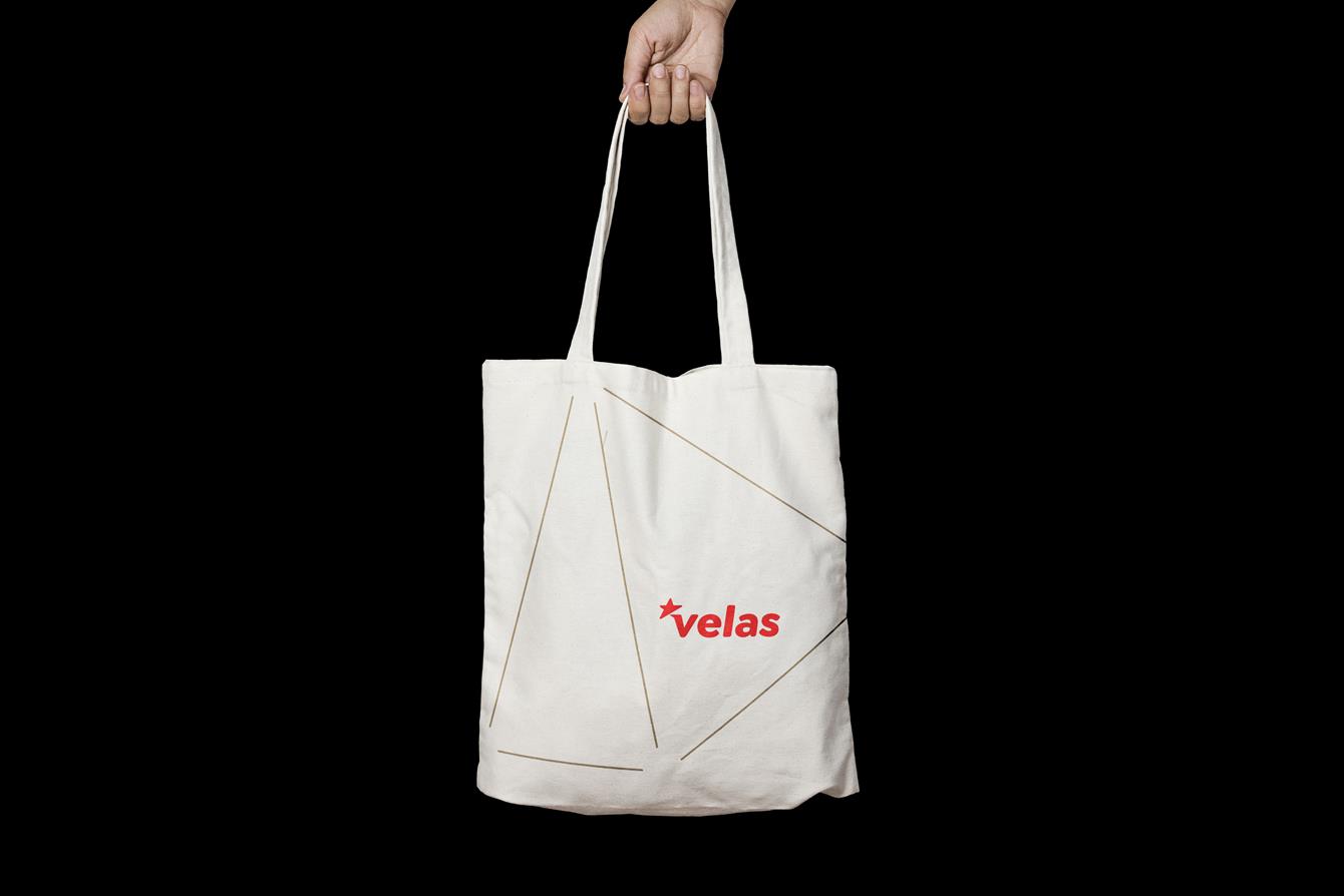 Velas Mulepose Mockup Wide